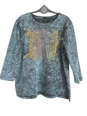 Sabaku Artwear Top Large Blue Acid Wash Arrow Print Southwestern USA Boutique